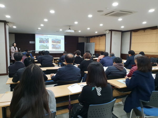 용인시 농업기술센터 소회의실에서 열린 ‘농촌자원육성 사업’ 평가회 모습