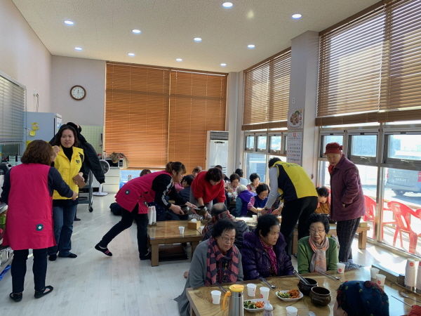 이천옹심이 창전동 저소득 어르신 식사 봉사