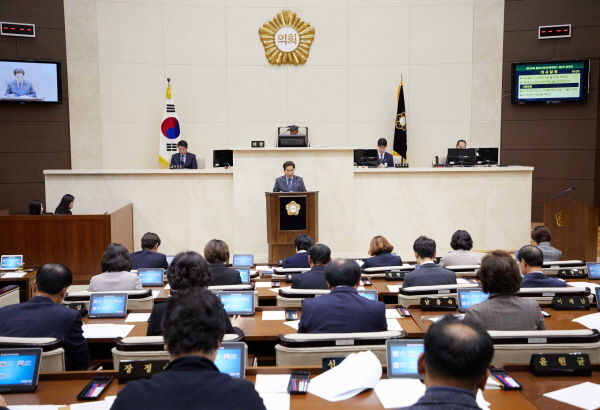 백군기 용인시장이 시정연설을 하는 장면