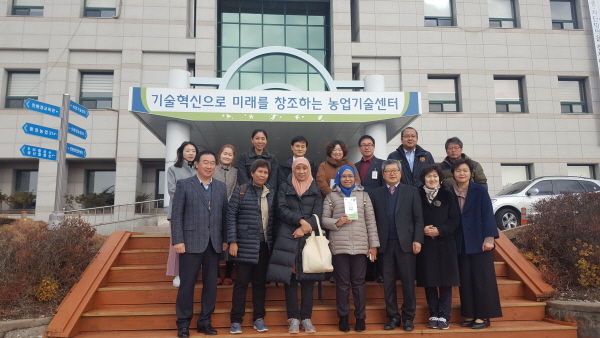 인도네시아 식품의약청이 양평군농업기술센터, 양평공사, 농업회사법인 리뉴얼라이프㈜를 방문해 친환경쌀 생산 가공 유통과정을 실사했다.