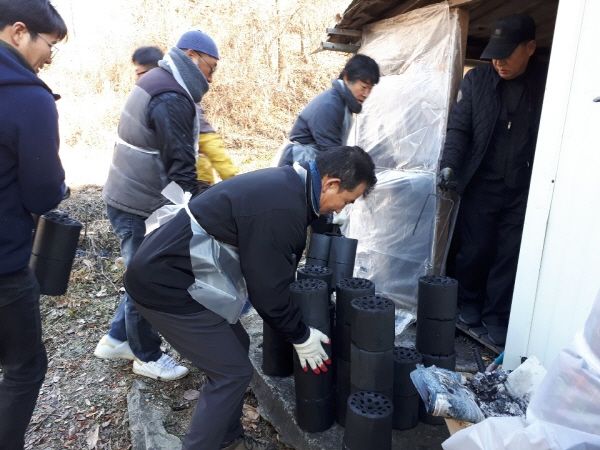 동백회 행복나누기 연탄 배달 봉사