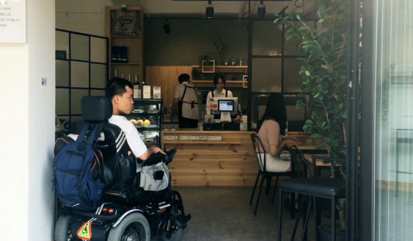 관내 중증장애인이 만든 단편영화 ‘하고 싶은 말’의 한 장면