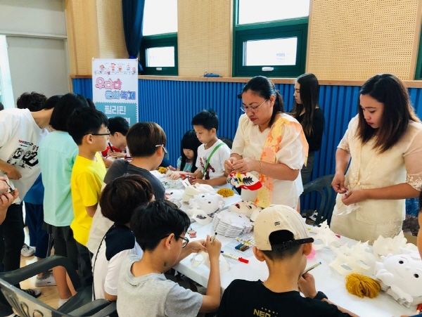 성남시청소년재단 중원청소년수련관은 다문화 인식개선을 위한 ‘2019. 우다다 문화축제’를 19일 수진초등학교에서 개최했다.