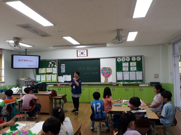 양평군종합자원봉사센터는 지난 19일부터 오는 28일까지 양평초등학교 4학년에서 6학년을 대상으로 반별 수업 ‘찾아가는 교육’을 실시하고 있다.