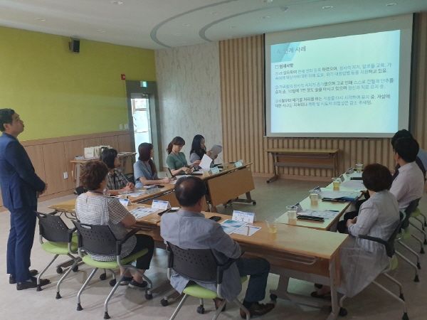 평택보건소는 20일 정신건강복지센터 교육실에서 관내 응급의료기간과 함께 일일자살시도자 보고 시스템을 점검하고 활성화 방안을 위한 간담회를 개최했다.