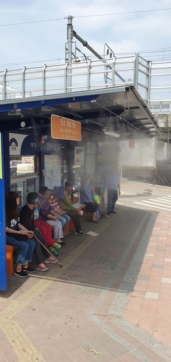 시원한 버스승강장
