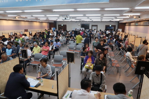 이천시청 1층 소통큰마당에서 채용박람회 ‘이천시 구인구직만남의 날’ 개최