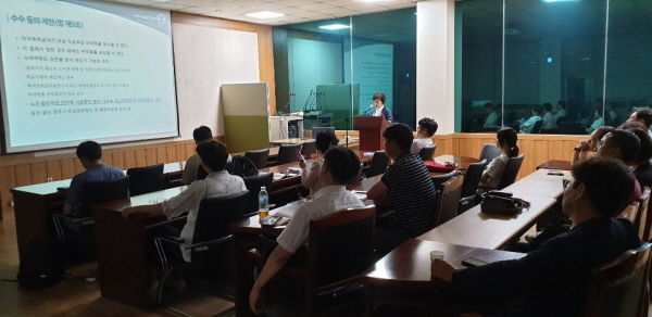 김포시보건소는 지난 24일 보건소 회의실에서 병·의원, 약국, 의약품도매상 등 마약류취급자를 대상으로 2019년 상반기 마약류취급자교육을 실시했다.