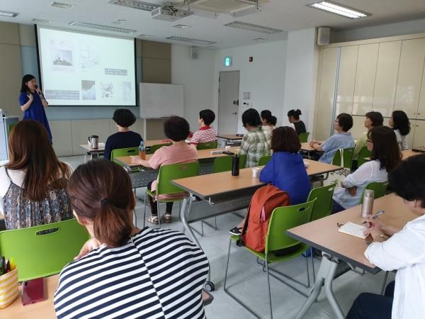 서영인 작가 ‘일상을 바꾸는 에세이 쓰기’