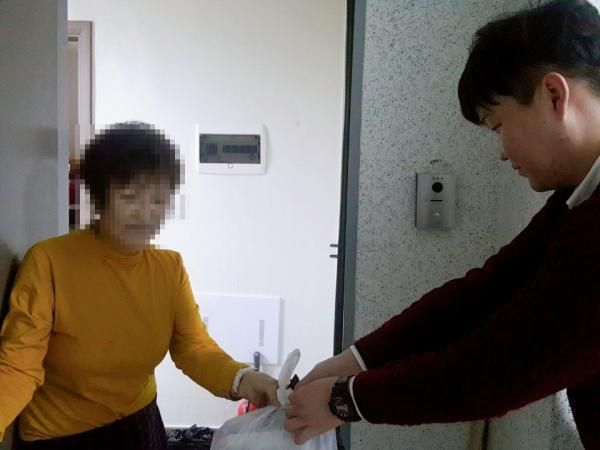 불현동, 동절기 어르신들에게 밑반찬과 함께 돌봄 활동 실시