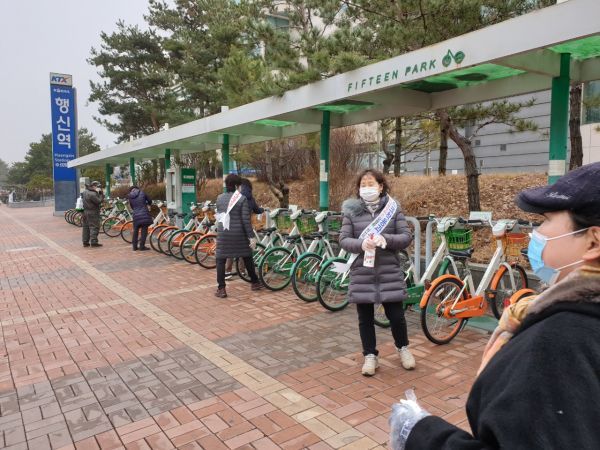 고양시 행신2동, 코로나19 예방 위해 “주민 합동 방역단” 관내 일제 소독 실시
