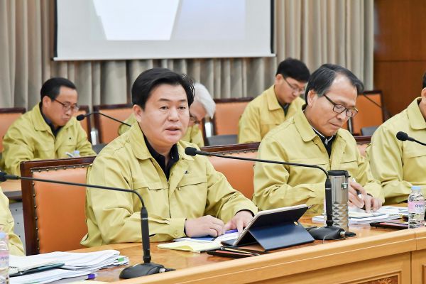 소상공인, 자영업자, 임시직근로자에 긴급생활안정자금 100만 원 지급