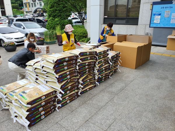 대한적십자사 경기도지사, 아동복지시설 아동들에게 구호품 전달