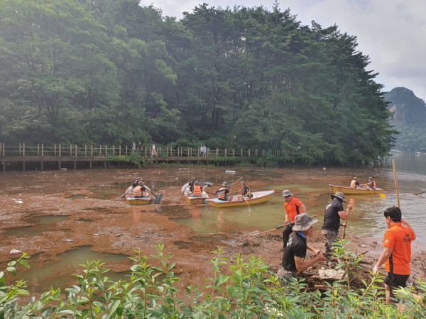 포천시, 대표관광지 산정호수 환경정화 활동 실시