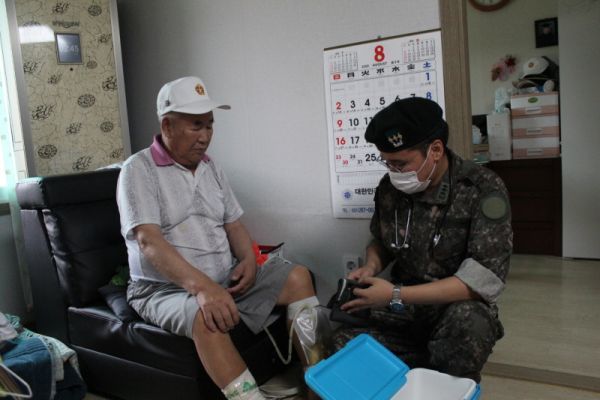 육군 제28보병사단 전차대대, 집중호우 속 6·25전쟁 참전용사 위문방문