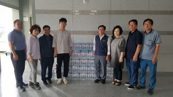 안성1동 주민자치위원회 수해지역에 구호물품 전달