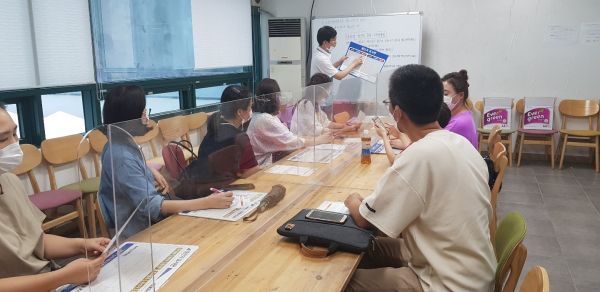 코로나19 예방과 식품안전을 위해 식품위생감시원이 앞장선다