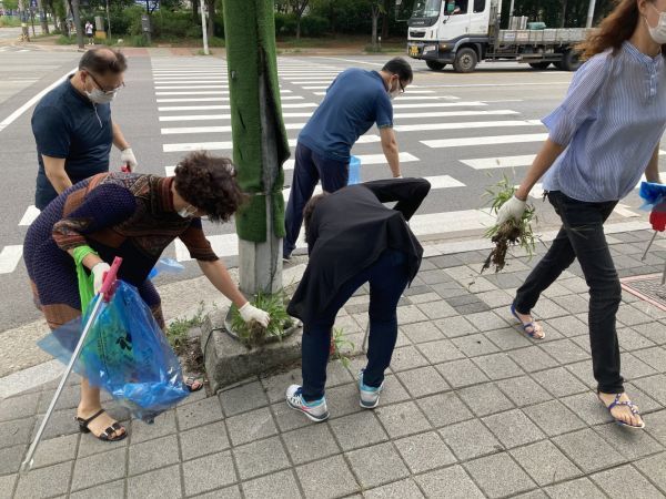 정왕1동 통장협의회, 경기청소의날 집중청소 실시