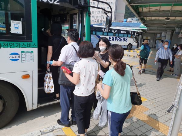 “코로나19 확산 막자”공영버스터미널 발열체크 강화