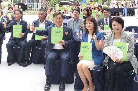 광명시 철산4동 주민자치회는 30일 광명중앙교회 앞 주차장에서 「2023년 제3회 철산4동 주민총회」를 성황리에 개최했다