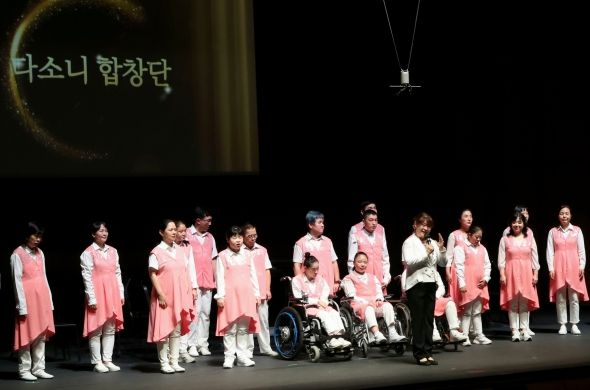 광명시는 31일 광명시 시민회관 대강당에서 6급 이상 공무원 350여 명을 대상으로 장애인식개선 교육을 진행했다