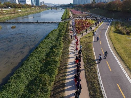안양천 100리길, 무무무 퍼레이드