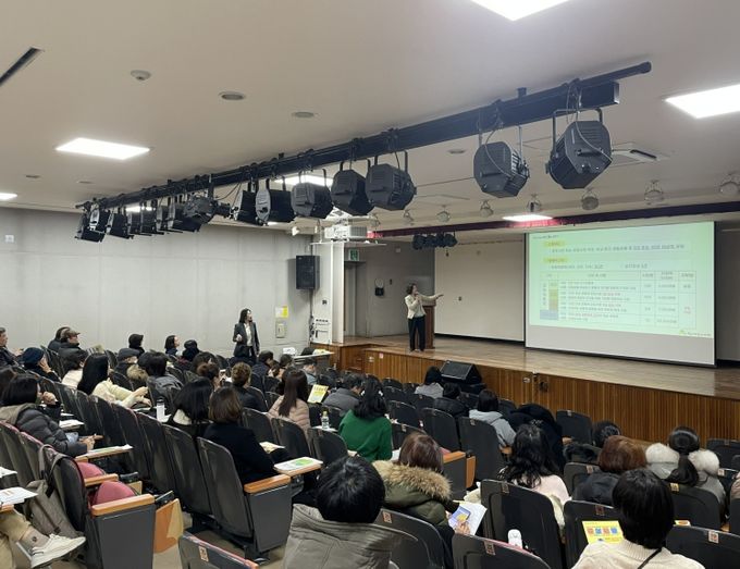 광명시는 지난 6일 열린시민청 마을자치센터 대강당에서 2024년 마을공동체 주민제안 공모사업 ‘동상일몽’ 설명회를 개최했다.