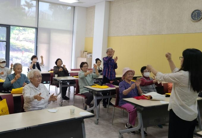 이천시립효양도서관 「2024 시니어 스쿨」 운영