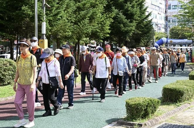 동두천시 치매안심센터,‘한마음 치매극복 걷기 행사’ 성황리에 마쳐