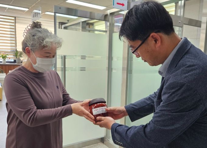 수원향토음식연구회, 권선2동 저소득 가구를 위한 사랑의 고추장 나눔