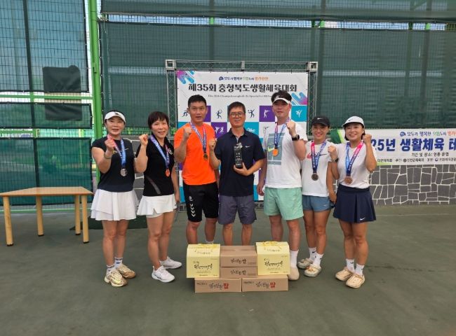 홍수진, 민희숙, 김영덕, 장인홍(협회장), 남명현, 신경옥, 오윤주