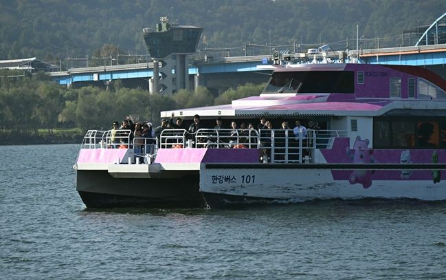 한강버스 운항 재개 첫 날