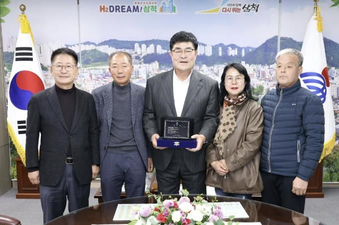 마을대표단 감사패 전달