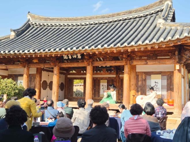 밀양시 산외면 혜산서원에서 열린 혜산다연(茶宴) 행사 전경