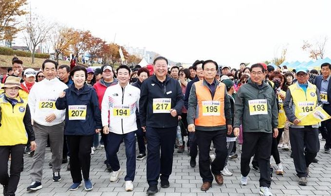 파주시, 평화경제특구 유치 염원 걷기대회 성황리 개최
