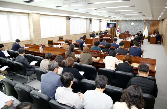 영광군의회, 제32회 의원간담회서 현안 집중 논의