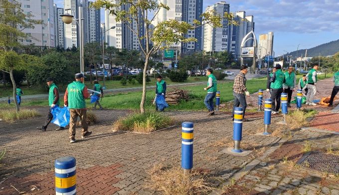 10일 남악 19리 일원에서 진행된 삼향읍 클린무안 활동