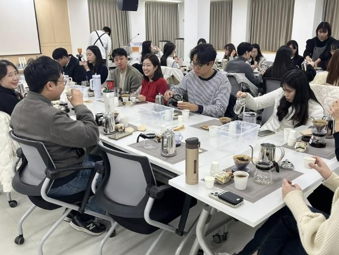 시흥시, 사회복지 담당 공무원 대상 '직무 스트레스 해소 힐링 교육' 추진