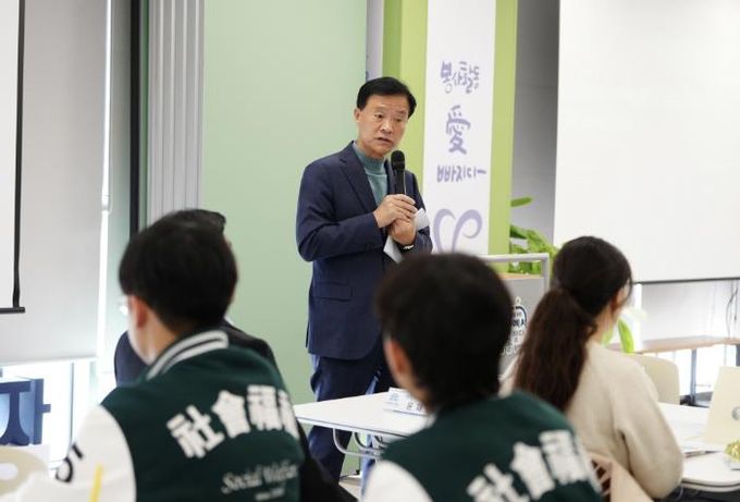 이승로 성북구청장이 인사말을 하고 있다