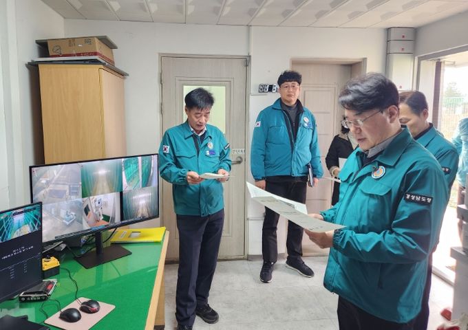이정곤 농정국장 거창 거점소독시설 점검