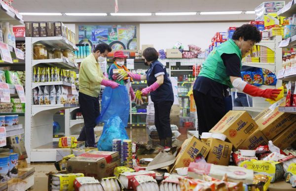 백군기 용인시장, 원삼?백암면 수해현장서 복구 지원