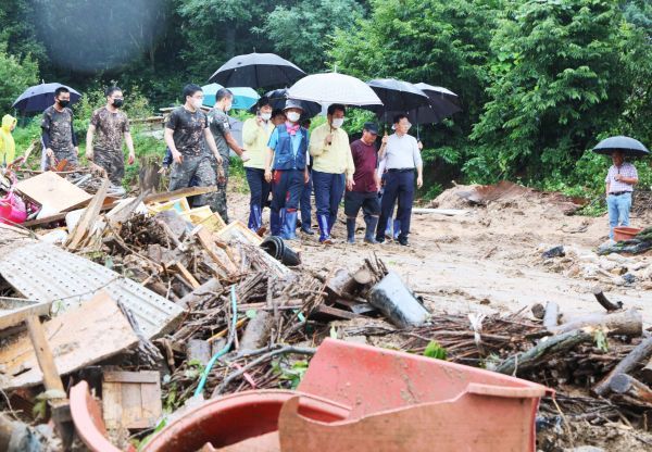 백군기 용인시장, 백암?원삼면 수해 현장 봉사자 격려
