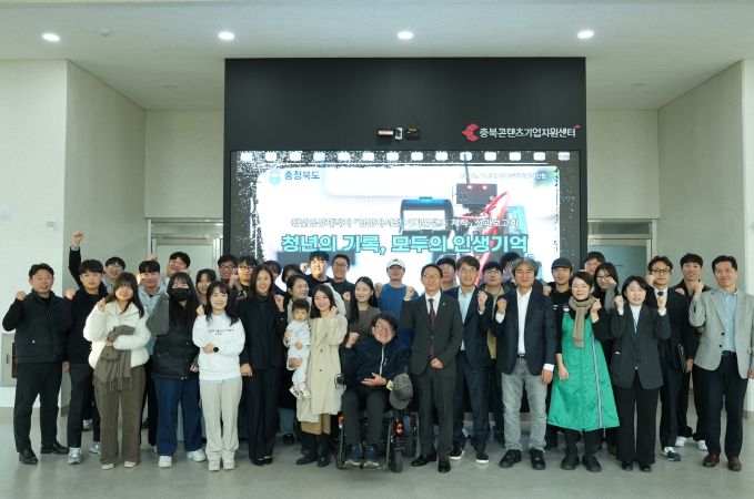 청년의 렌즈로 담아낸 ‘평범한 삶의 비범한 이야기들’