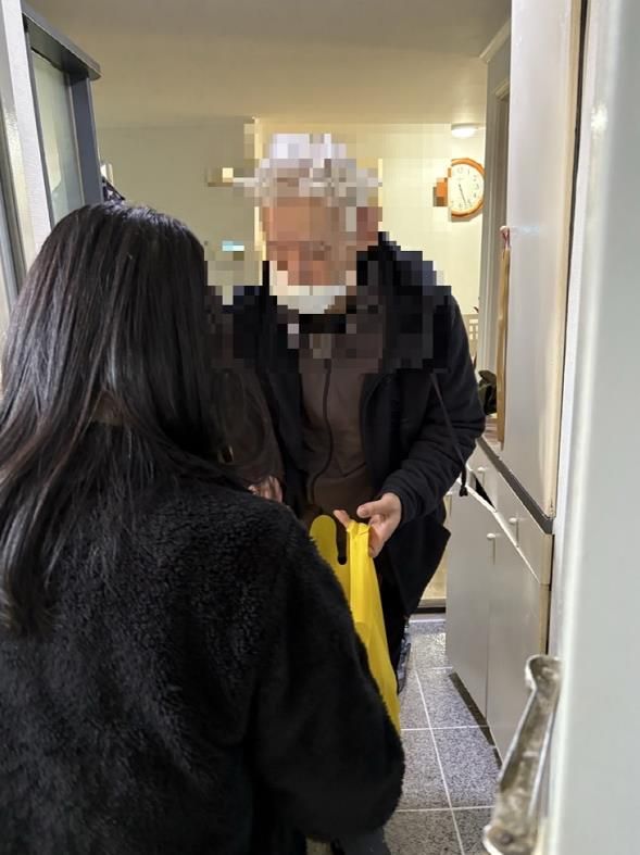 의정부시 장암동, 건강 취약계층에 겨울철 돌봄 꾸러미 전달