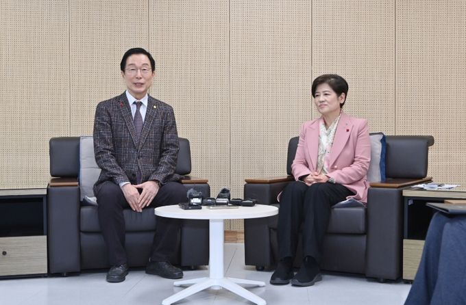 경북교육청, 대구?경북 행정통합 관련 교육 현안 정책 협의(교육자치 보장·교육재정 안정성 등 교육 분야 공통 입장 논의)