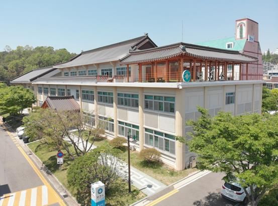 여수시는 시민들이 응급상황 발생 시 신속하고 정확하게 대응할 수 있도록 2월부터 전 시민을 대상으로 ‘2026년 심폐소생술 교육 운영’을 시작한다.