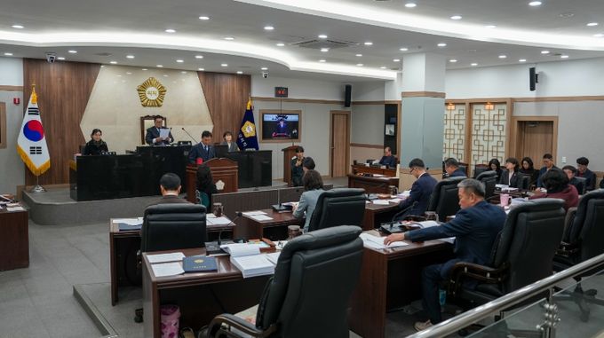 괴산군의회, 2026년 새해 첫 임시회 폐회