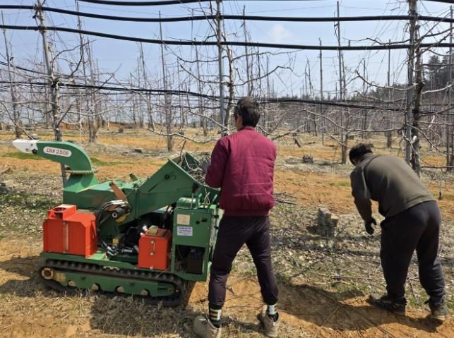영농부산물 파쇄 모습