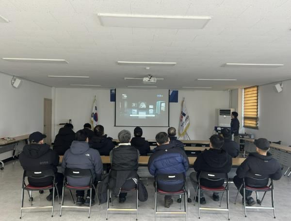 월롱청사 3층 회의실에서 진행된 기간제 근로자 안전운전 교육