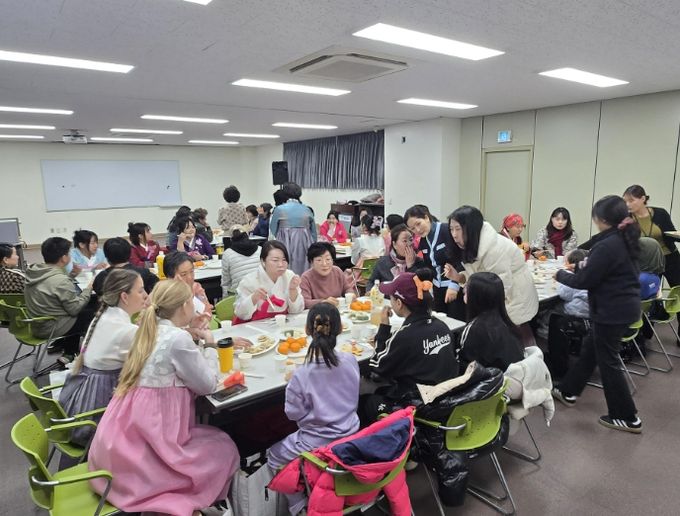동해시가족센터, 결혼이민자와 함께한 설 명절 전통 문화 체험